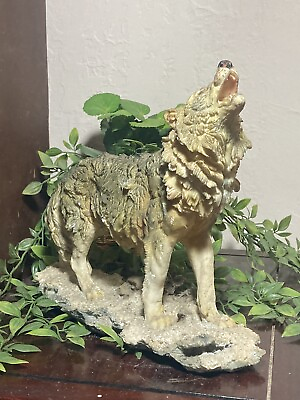 #ad VTG Resin Timber Wolf Sculpture 10” X 12” $38.95