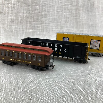 #ad ATHEARN LOT OF 3 CARS HO SCALE Union Pacific amp; Skagway River $31.00