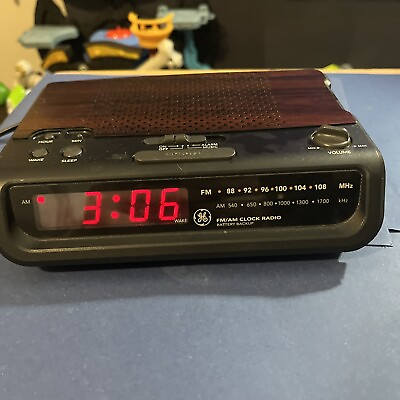 #ad Vintage General Electric FM AM Clock Radio Alarm Model 7 4613D Tested $9.99