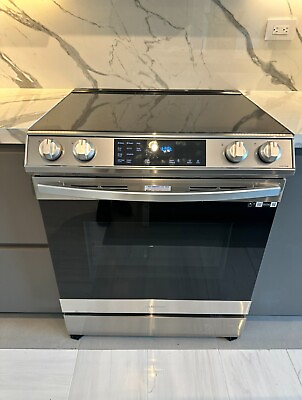 SAMSUNG Mod: NE63B8611SS in. 6.3 cu. ft. Slide In Induction Range Stainless Stee $900.00