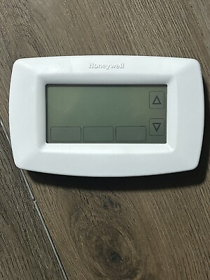 #ad Honeywell 7 Day amp; 4 time period Programmable Thermostat RTH7600D TOUCHSCREEN $39.00