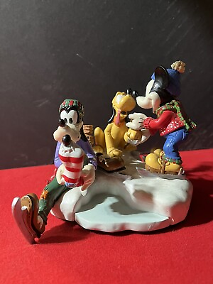Vintage 1996 The Disney Store Mickey’s Winter Wonderland $40.00