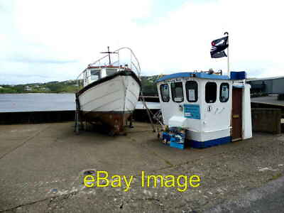#ad Photo 6x4 Sliabh Liag boat trips office Teelin Pier Rosborough An old fi c2017 GBP 2.00
