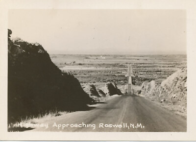 #ad Roswell NM * Highway Approaching Roswell * Small Real Photo 1940s $8.99