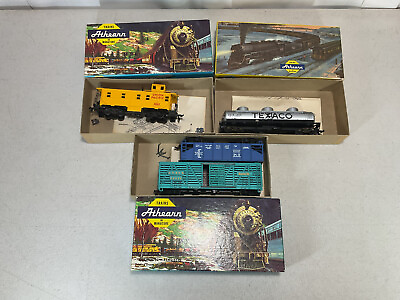 #ad Lot of 4 Built Athearn HO Freight Cars Great Condition $49.95